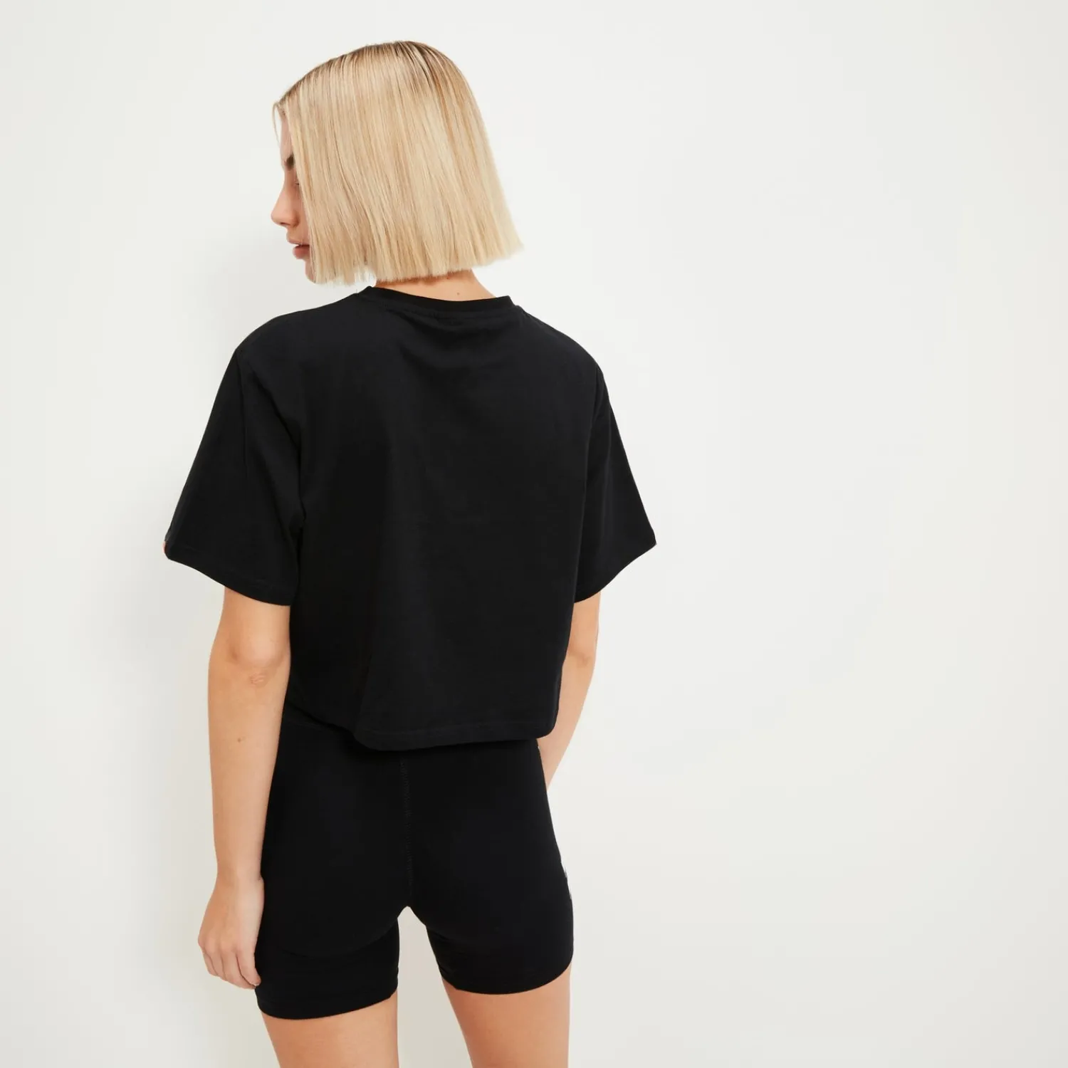 Ellesse Tops>Crop-T-Shirt Alberta für Damen Schwarz
