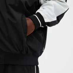 Ellesse Jacken Und Mäntel><noscript><img width=